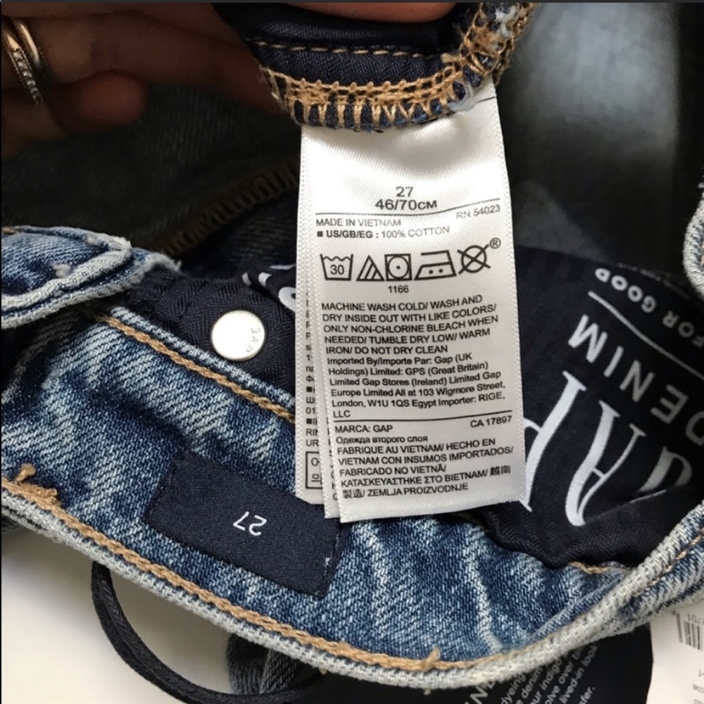 ❌SOLD❌Gap High Rise 7” Denim Shorts - Picture 7 of 7